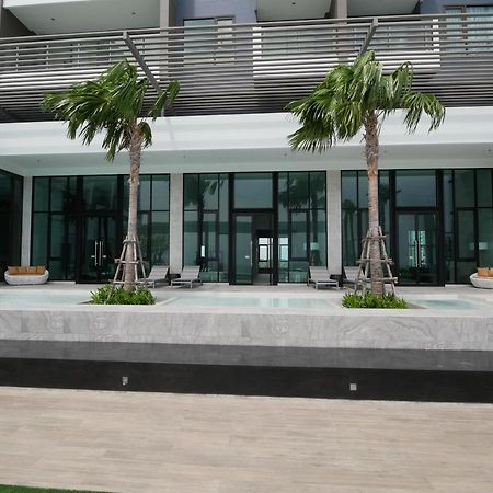 Aeras - The Ultimate Beachfront Experience Praia de Jomtien Exterior foto