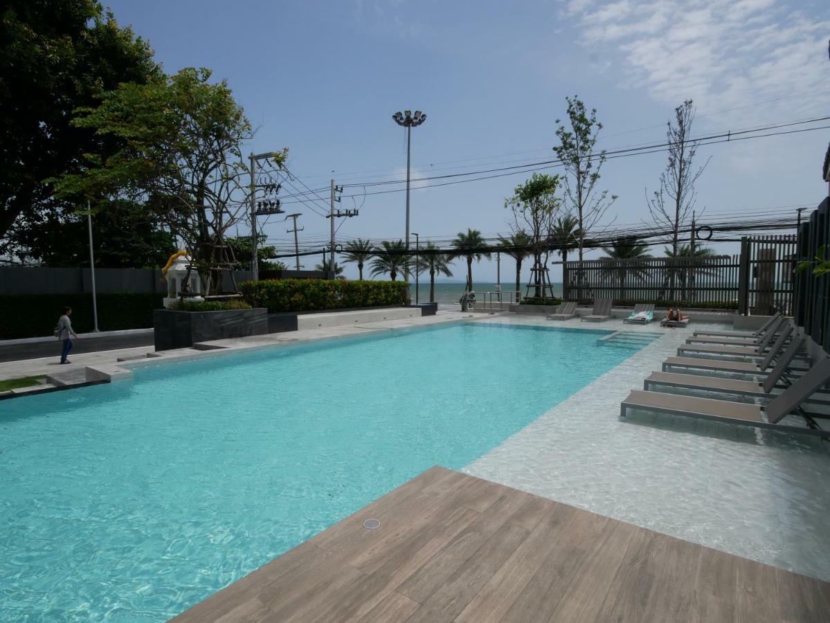 Aeras - The Ultimate Beachfront Experience Praia de Jomtien Exterior foto