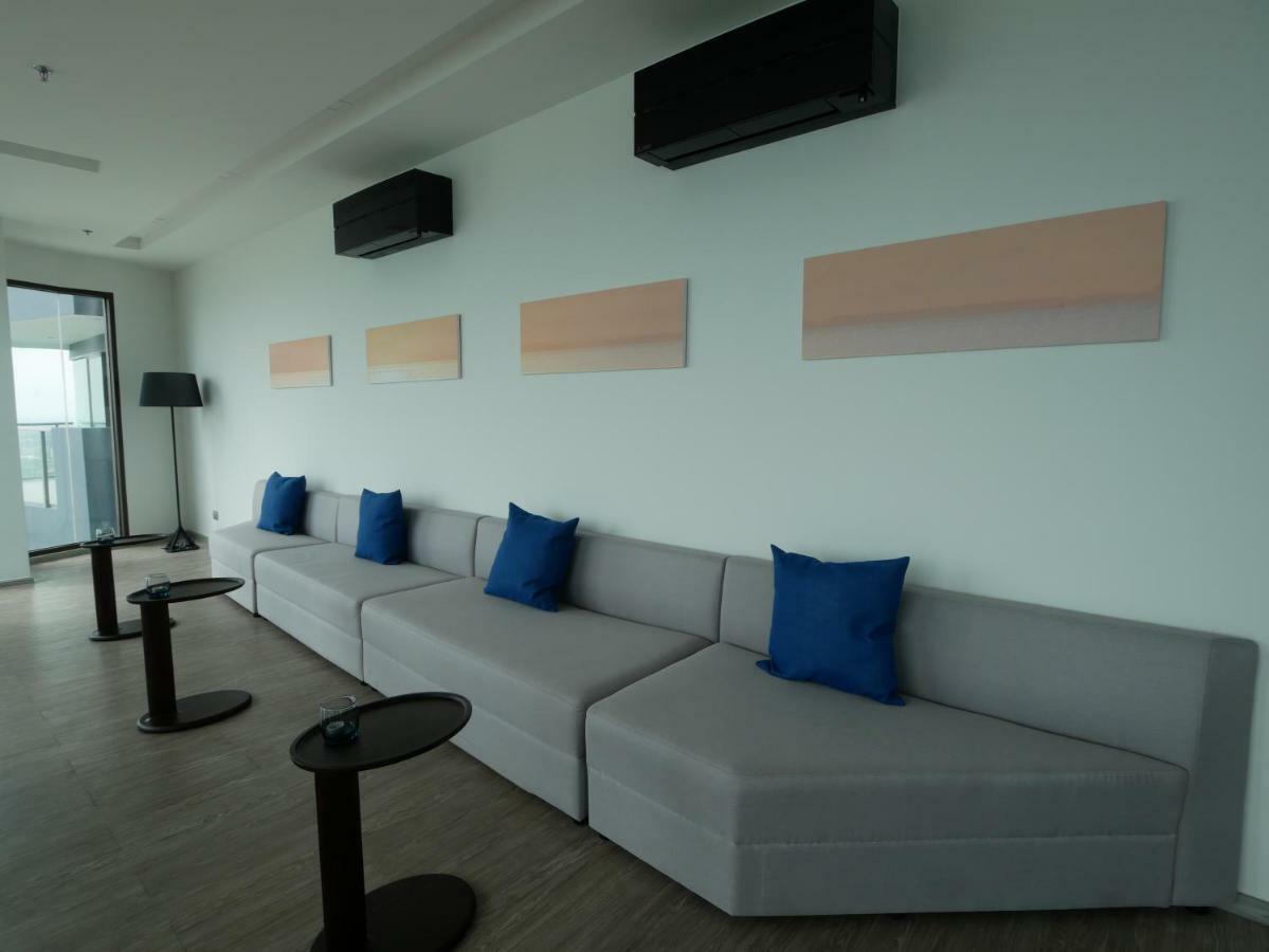 Aeras - The Ultimate Beachfront Experience Praia de Jomtien Exterior foto