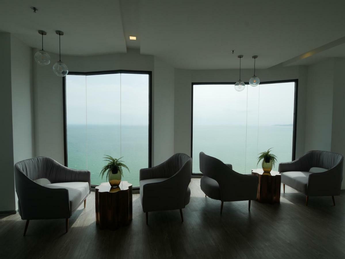 Aeras - The Ultimate Beachfront Experience Praia de Jomtien Exterior foto